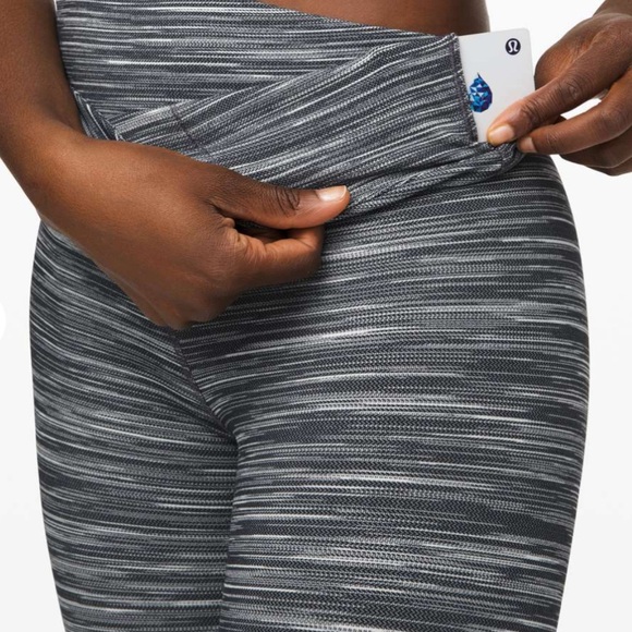 Lululemon Align Crop 21" *Cross Waist
Space Dye Herringbone Heathered Black Sz4 - Picture 6 of 6